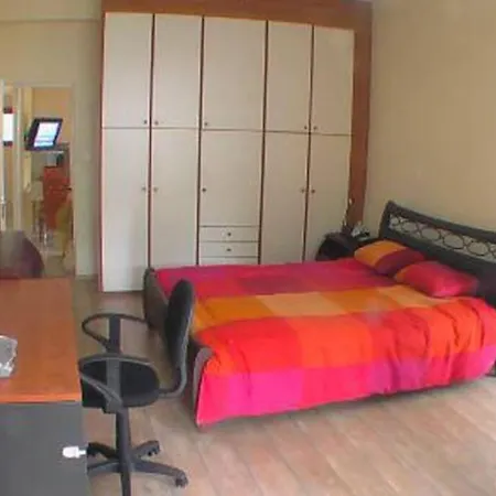 Apartment Quite House With Garden And Barbecue
